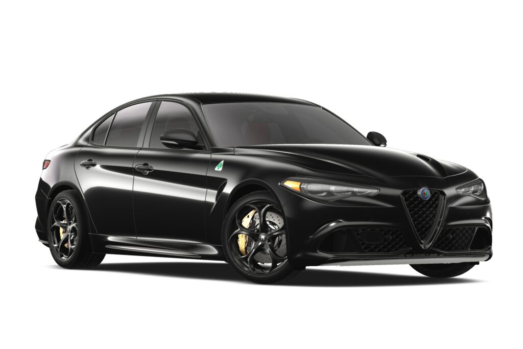 Alfa-Romeo-Giulia-Quadrifoglio-Carbon-Edition-by-AutomotiveWoman