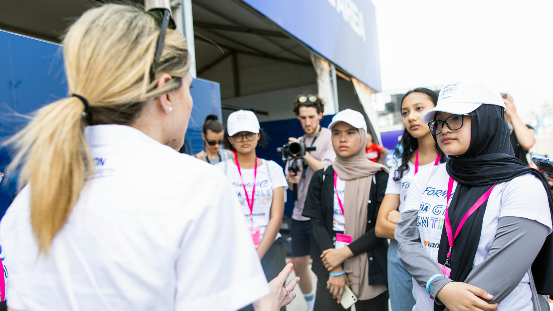 FIA-Formula-E-Girls-on-Track-Pit-Lane-by-AutomotiveWoman.com