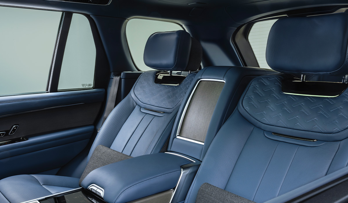 Range-Rover-Arete-Interior-Back-Seat-Design-shared-by-AutomotiveWoman.com