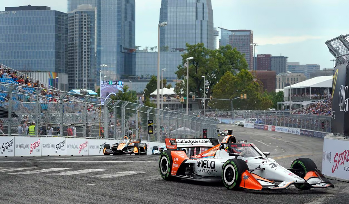 IndyCar-on-the-Streets-of-St.-Petes-shared-by-AutomotiveWoman