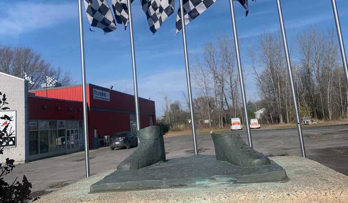 Gilles-Villeneuve-missing-statue-shared-by-AutomotiveWoman.com